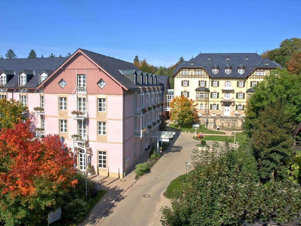 Kuurreizen voor reuma, ontstressen en anti-aging naar het Duitse kuuroord Bad Steben met verblijf en programma in Relexa Hotel Bad Steben.