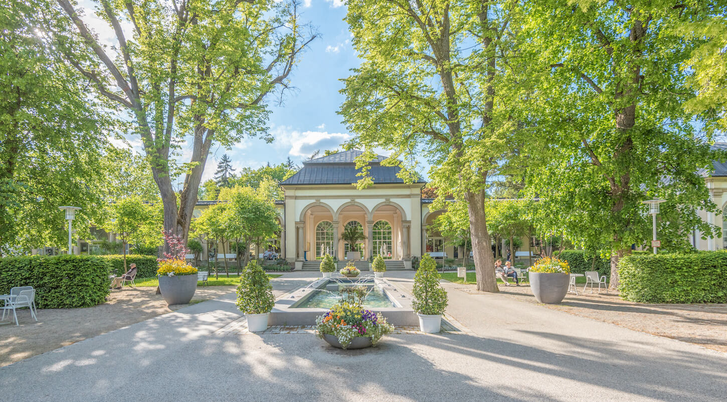 Kuurreizen naar het Noord-Beierse staatsbad Bad Steben voor ontstressen, relaxen , spier- en gewrichtsklachten en anti-aging. Met verblijf in Relexa Hotel Bad Steben.