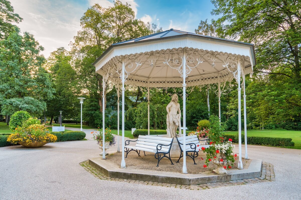 Kuurpark van het Beierse staatsbad Bad Steben in Oberfranken.
