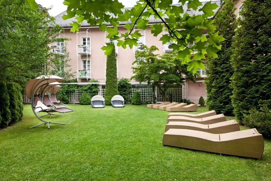 Tuin van Relexa Hotel Bad Steben in het Duitse kuuroord Bad Steben. Bekijk onze kuurreizen naar deze bestemming.