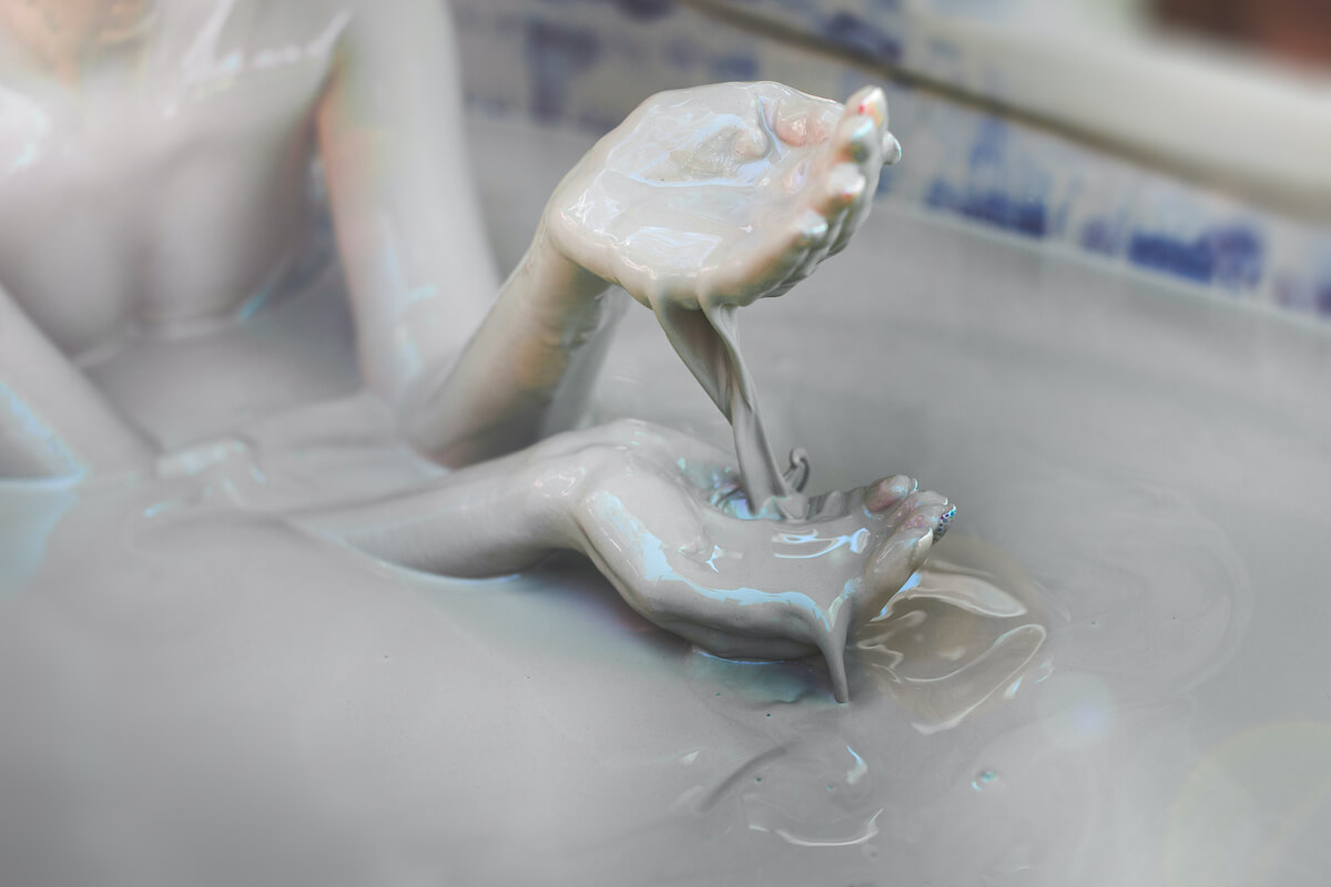 Meer over modderbehandelingen in kuuroorden met mineraalrijke modder voor therapeutische doeleinden. Bijvoorbeeld in de vorm van modderbaden, modderpakkingen, modderkompressen of moddermassages.