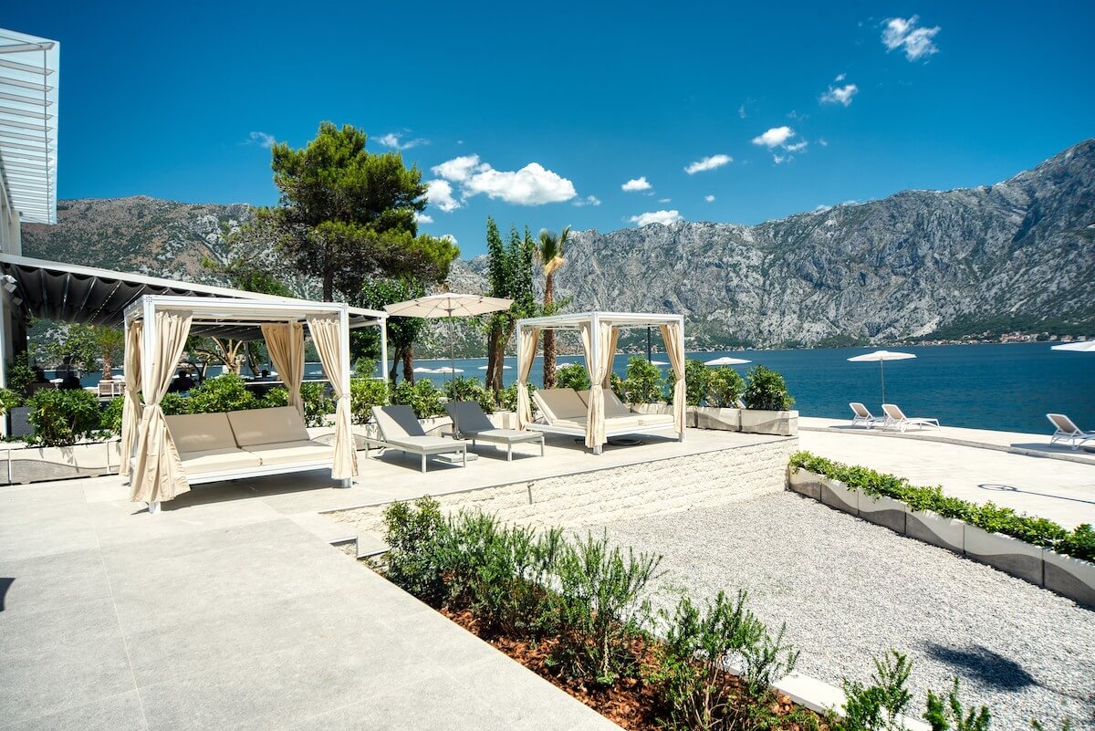 Gezondheidsvakanties aan de mediterrane baai van Kotor in het Montenegrijnse 5* spa resort Blue Kotor Bay.