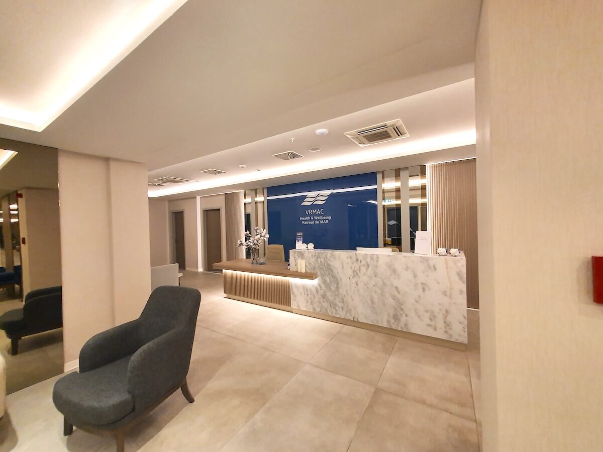 Entrée kuurkliniek Vrmac in Blue Kotor Bay Premium Spa Resort