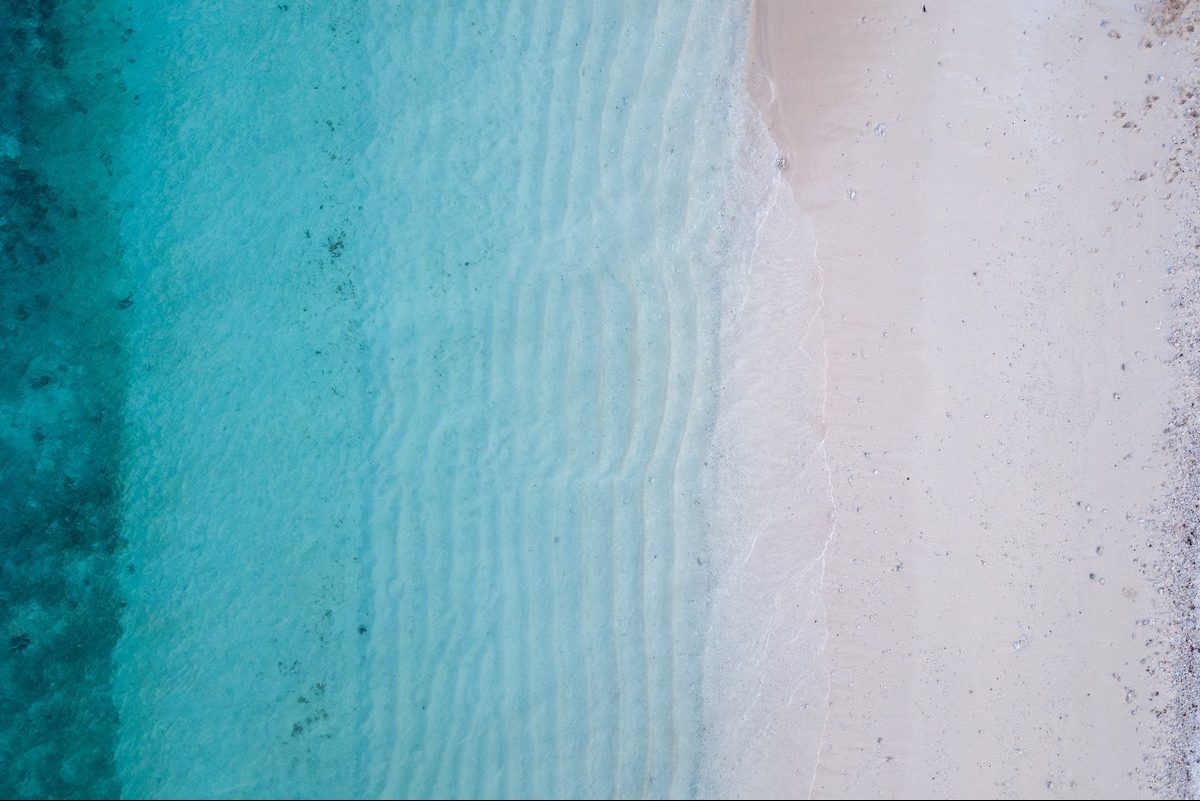 Meer over de weldadige werking van therapie met zeewater in thalasso spa's.