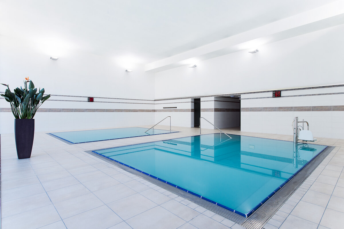 Oefentherapie baden met thermaal water in Balnea Health Spa, de medische kuurkliniek van Esplanade Health Spa Resort en Splendid Health Spa Resort