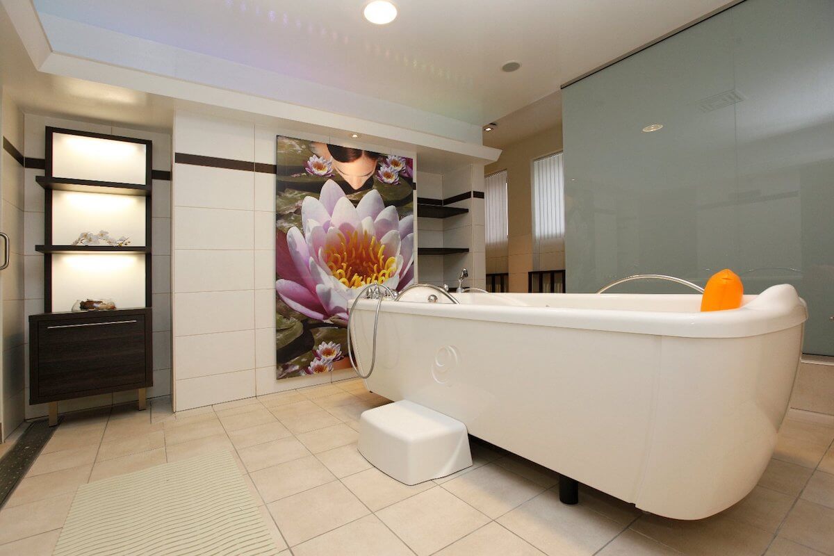 Hydrotherapie bad in Balnea Health Spa, de medische kuurkliniek van Esplanade Health Spa Resort en Splendid Health Spa Resort
