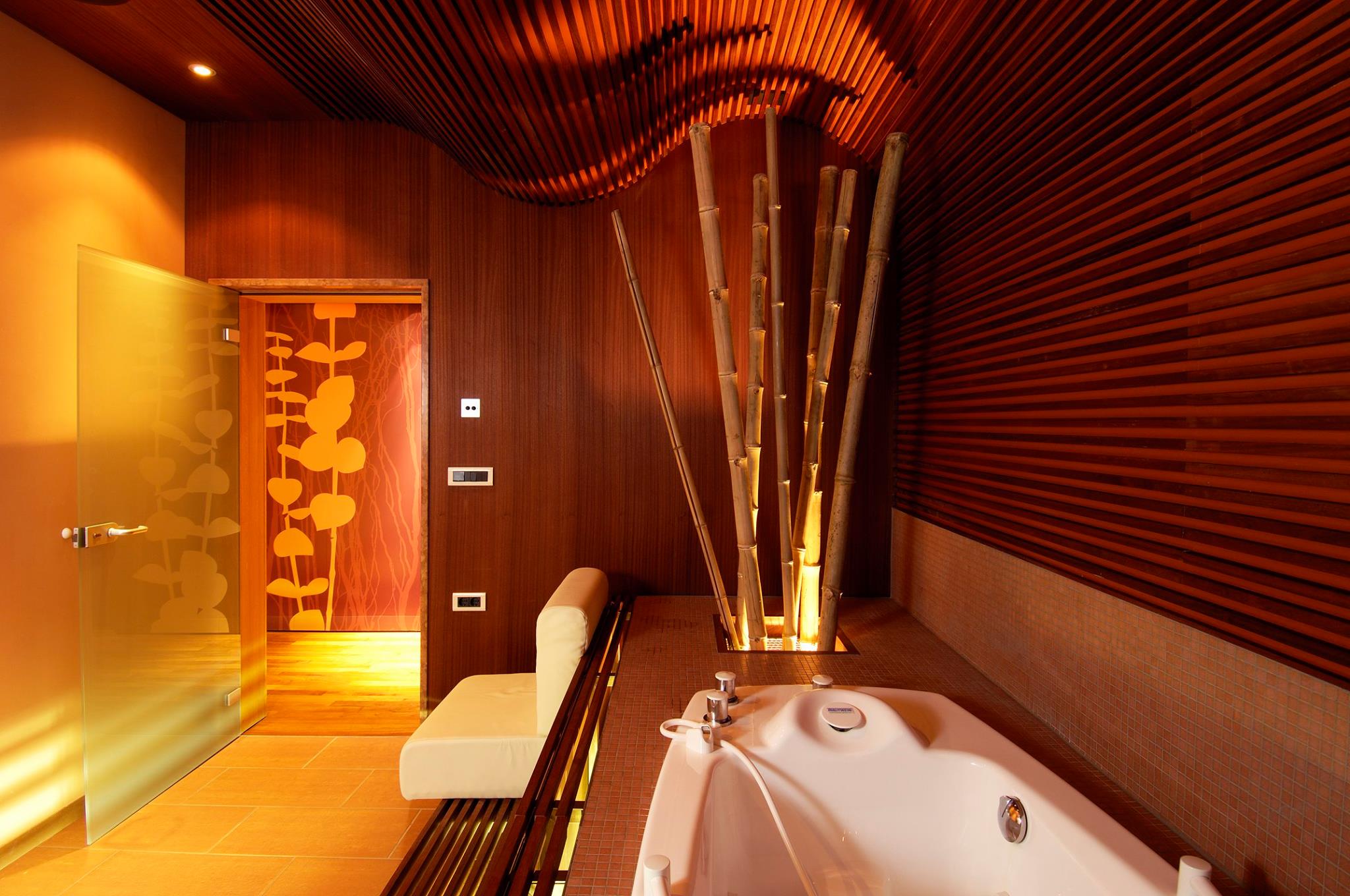 Hydrotherapie bad in het Sloveense spa resort Terme Smarjeske Toplice.
