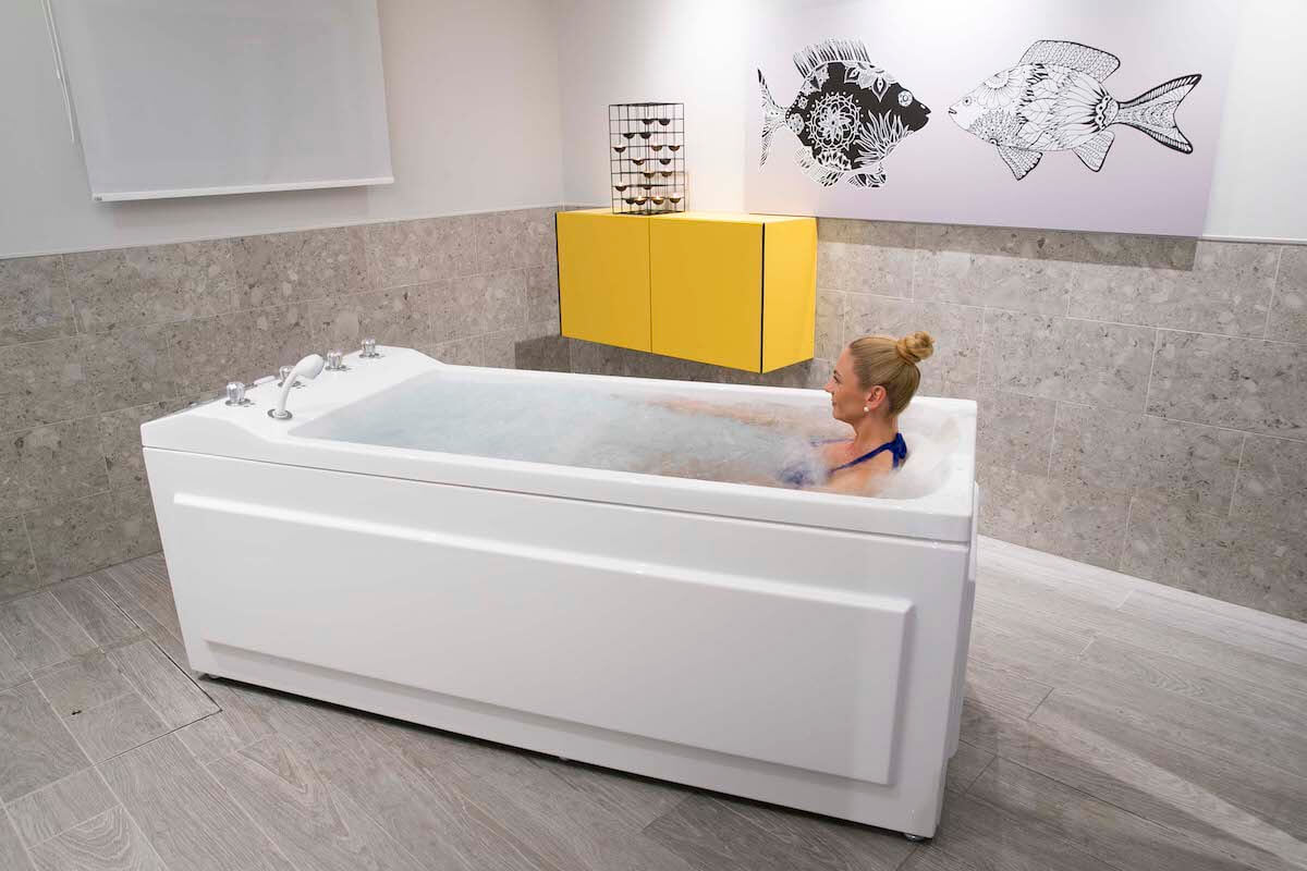 Hydrotherapie bad in het Sloveense kuuroord Terme Dolenjske Toplice.