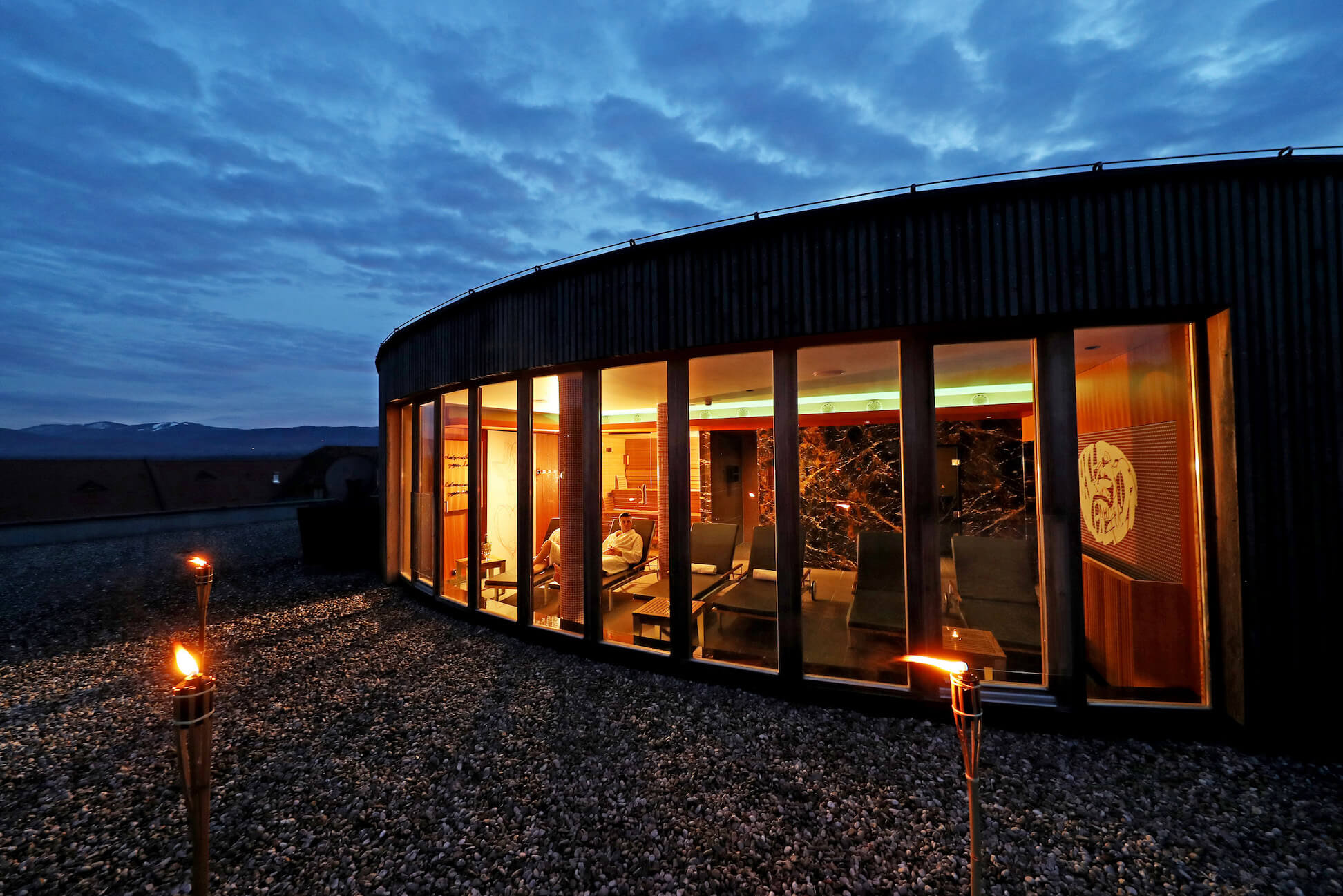 Panorama sauna op het dak van hotel Balnea in Terme Dolenjske Toplice.