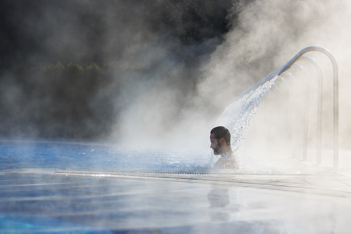 Thermaal buitenbad met massagestralen in het Sloveense spa resort Terme Smarjeske Toplice. Dé gezondheidsvakantie bestemming voor afslanken, detoxen, ontstressen en relaxen.