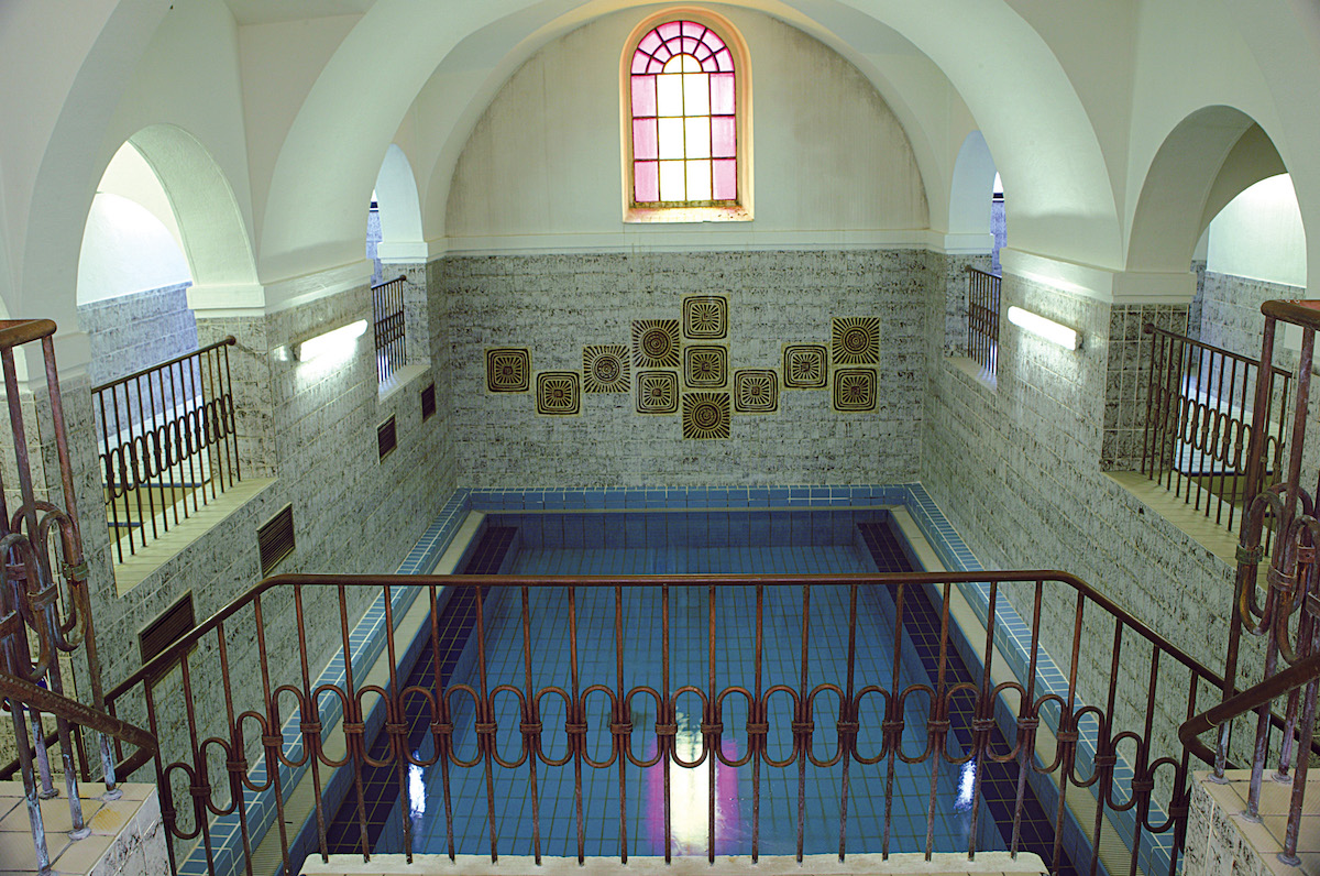 Klassieke eind 18e eeuwse thermaalbad in het Sloveense spa resort Terme Dolenjske Toplice