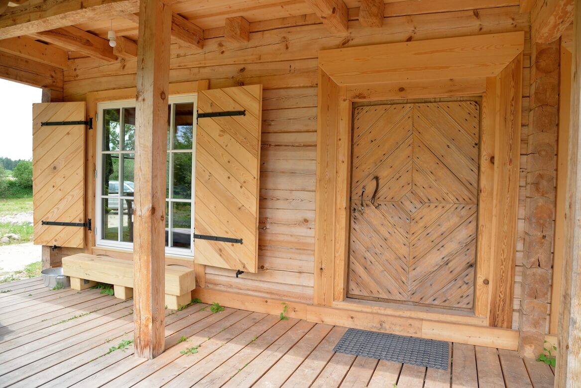 Buitensauna op het landgoed van Paliesius Health Retreat in Litouwen.