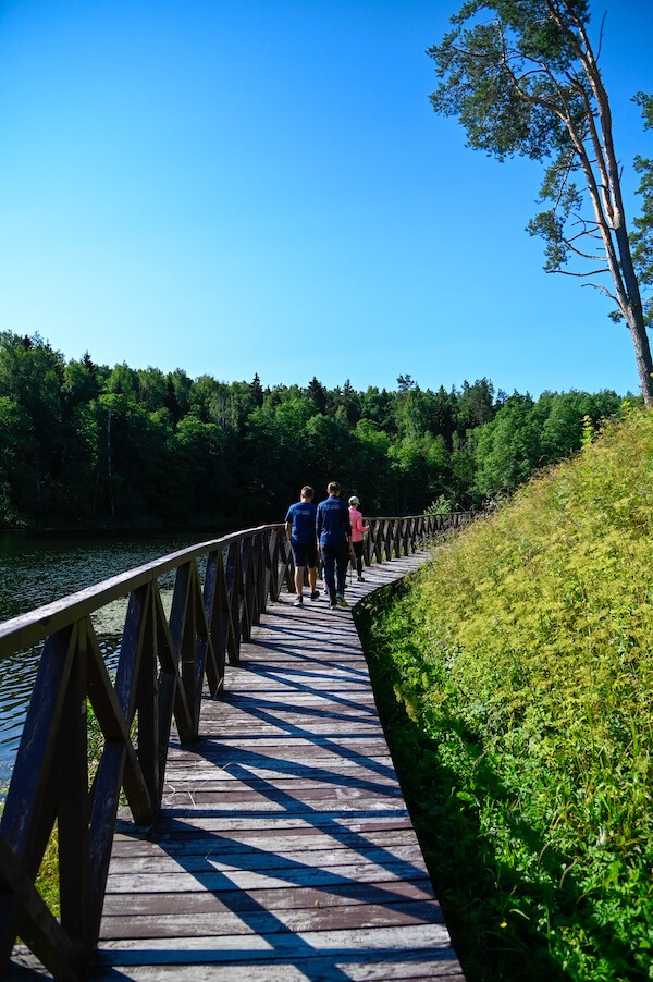 Nordic walking in de omgeving van Paliesius Clinic in Litouwen.