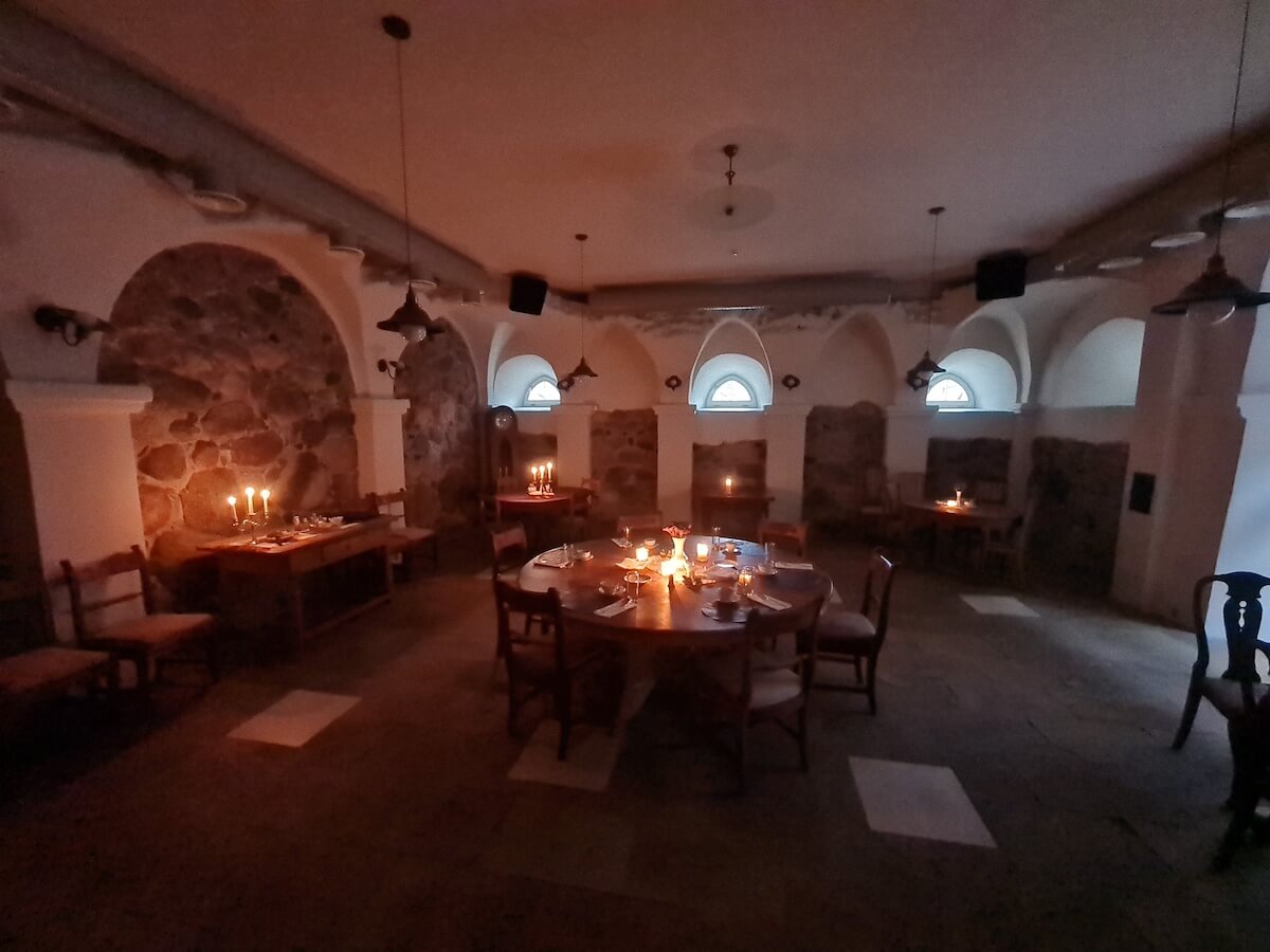 Restaurant in lifestyle retreat Paliesius Manor in Litouwen.