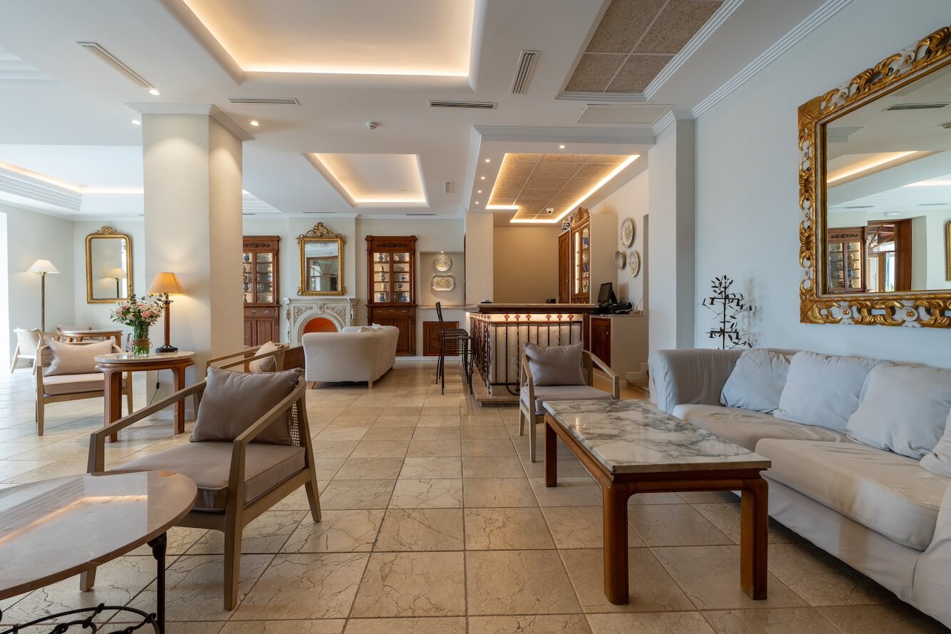 Loungebar van Palasiet Thalasso Clinic & Hotel.