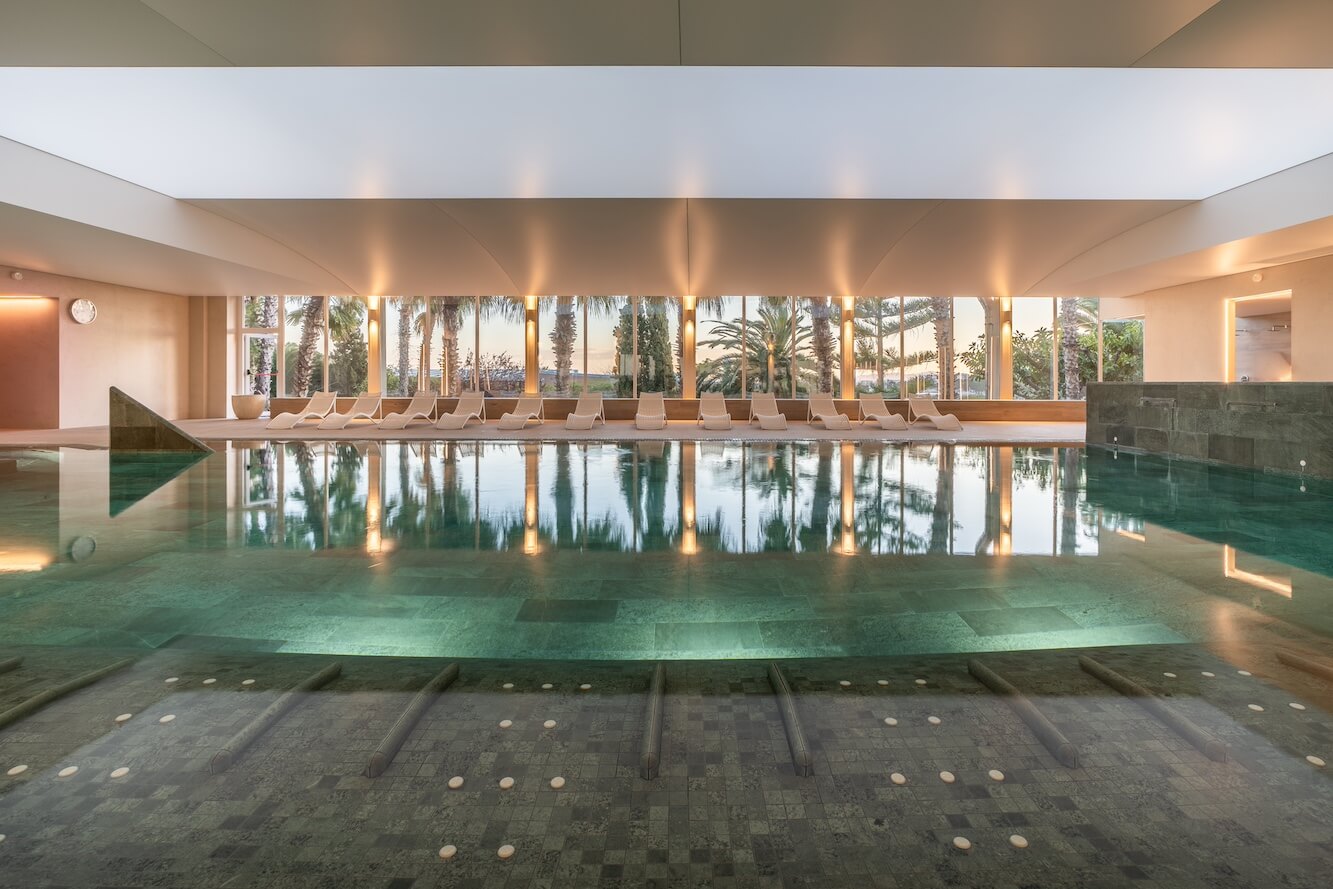 Zeewater binnenbad van Palasiet Thalasso Clinic & Hotel in het Spaanse Benicassim.