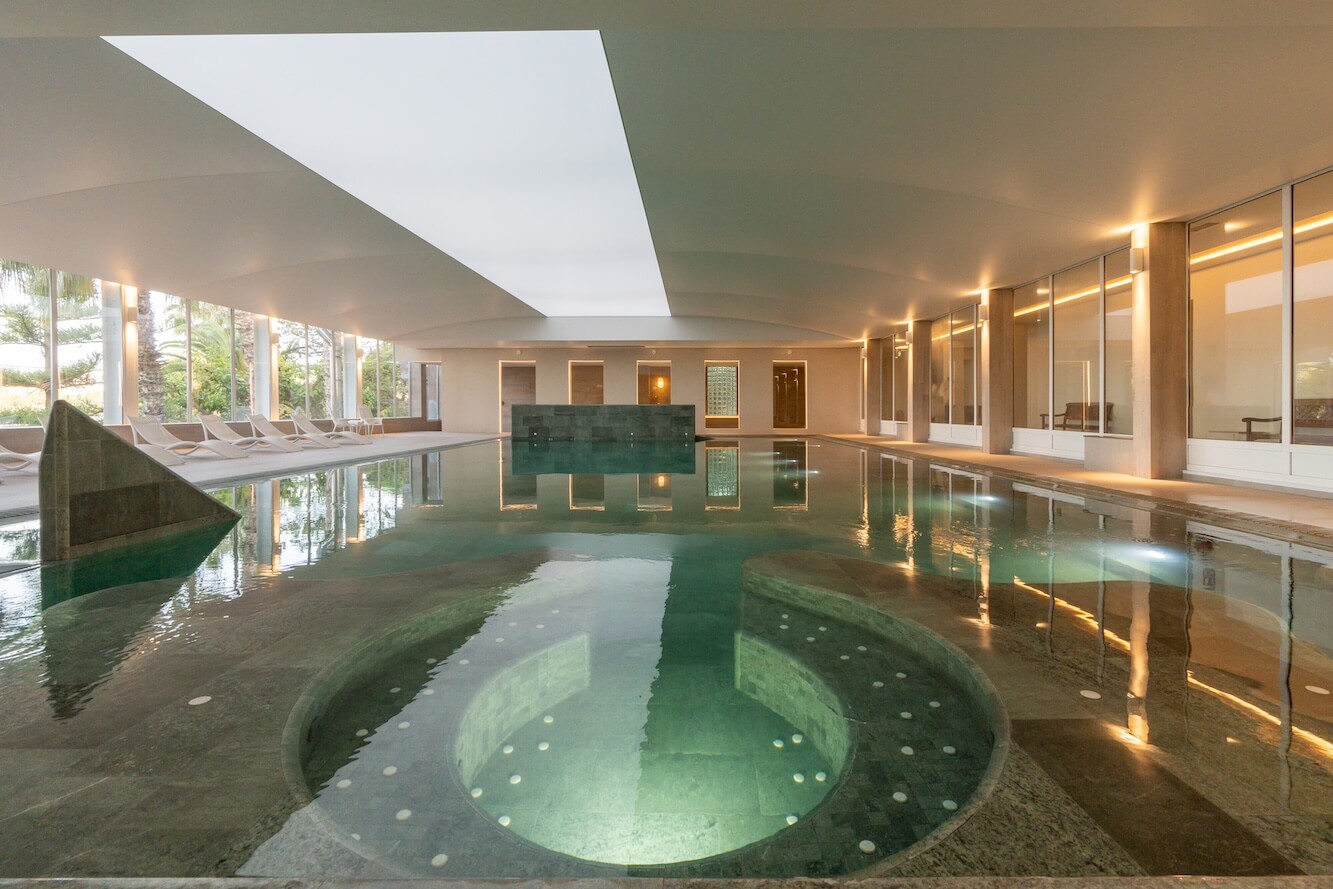 Zeewater binnenbad van Palasiet Thalasso Clinic & Hotel in het Spaanse Benicassim.